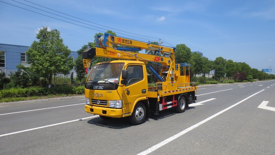國(guó)六東風(fēng)12米高空作業(yè)車(chē)