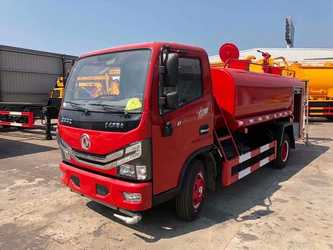 東風4.5噸消防灑水車
