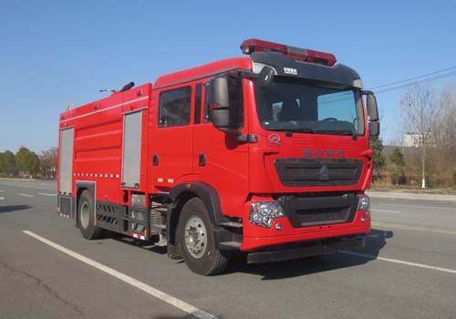 豪沃8噸泡沫消防車