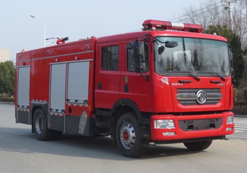 一臺(tái)東風(fēng)8噸水罐消防車已交付