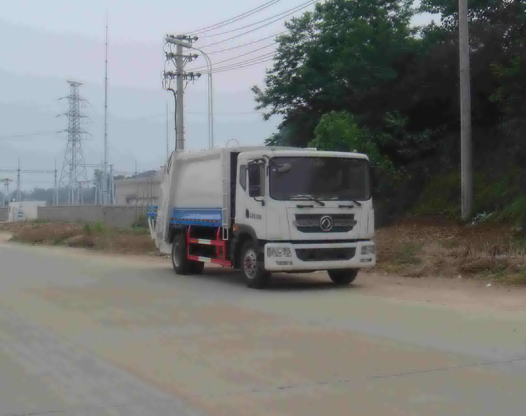 江特牌JDF5161ZYSE5型壓縮式垃圾車(chē)