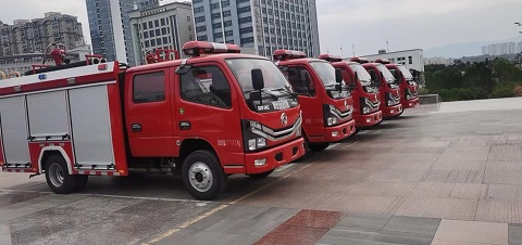 來鳳縣人民政府消防車2.jpg